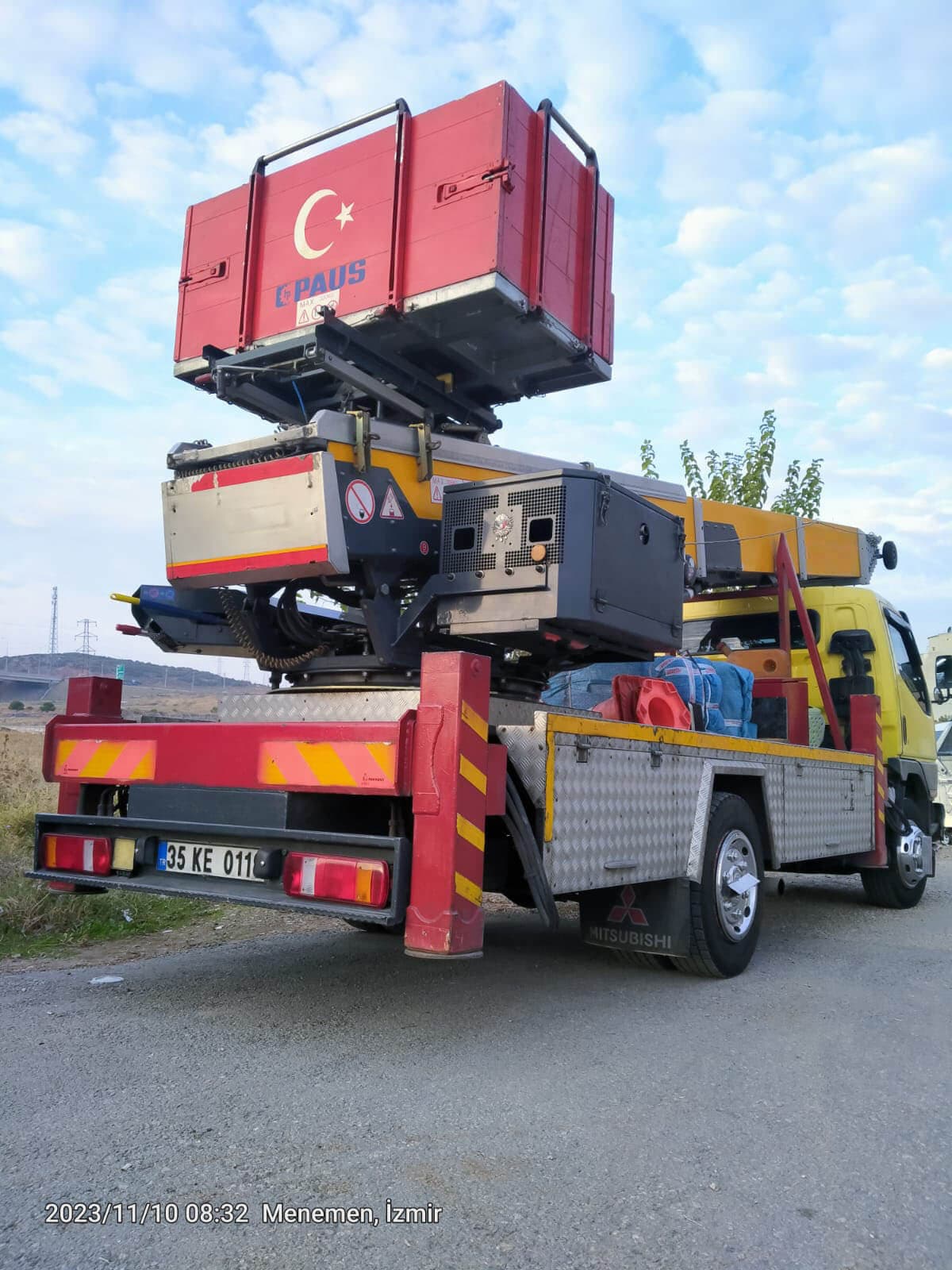 Asansör aracının yükleme platformu